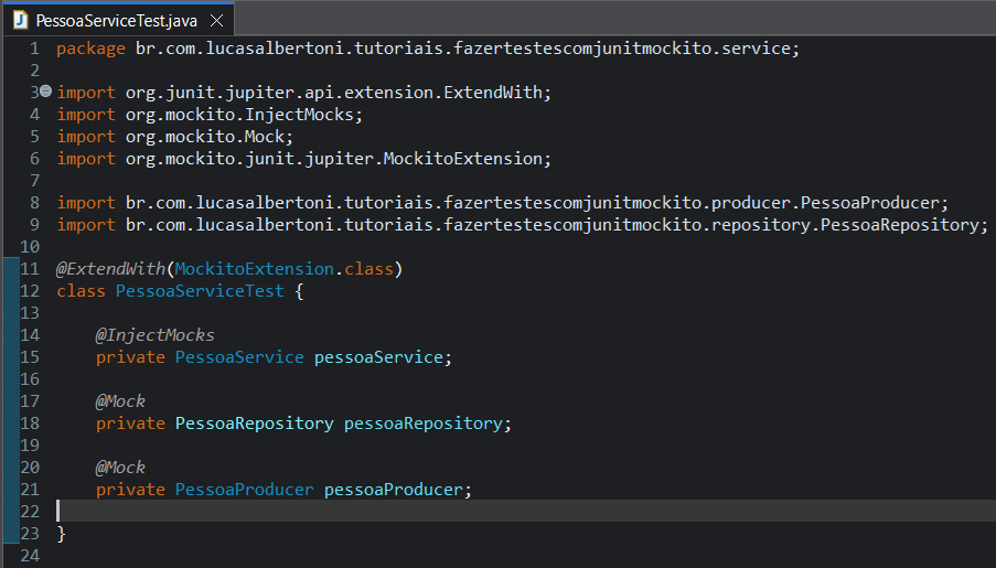 Print screen da tela do Eclipse exibindo a classe PessoaServiceTest com a estrutura básica