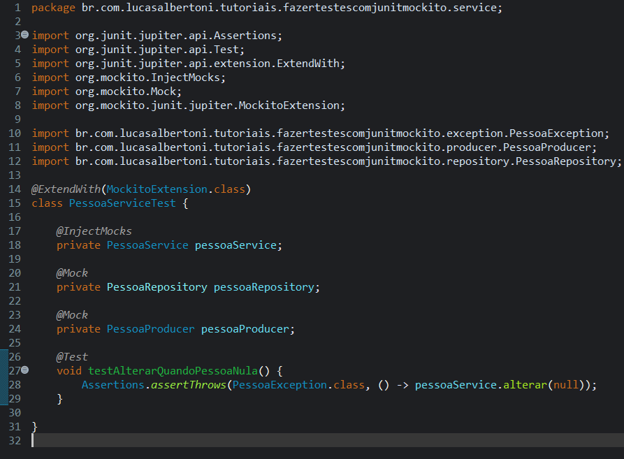 Print screen da tela do Eclipse exibindo a classe PessoaServiceTest com o primeiro teste de alterar